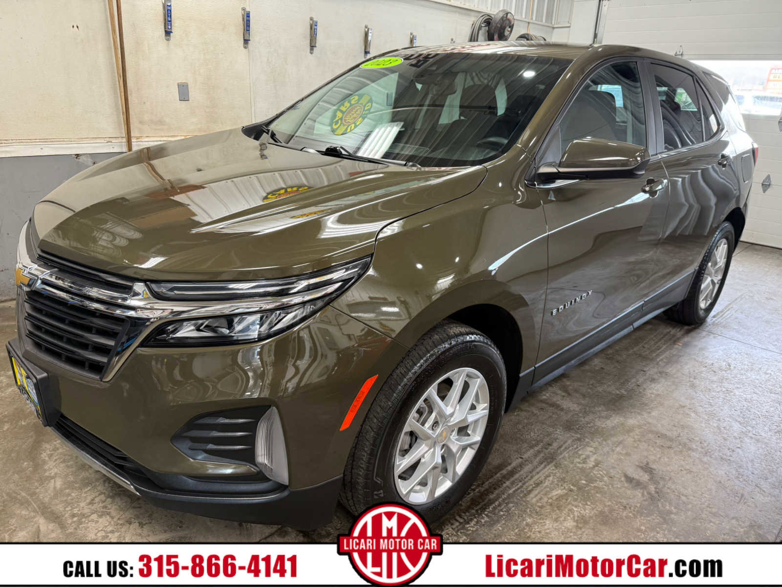 Used 2023 Chevrolet Equinox LT AWD/4WD image 1