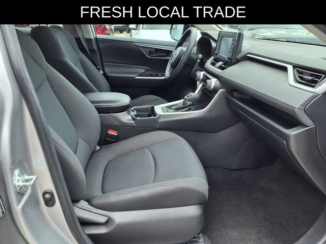Used 2021 Toyota RAV4 LE FWD image 19