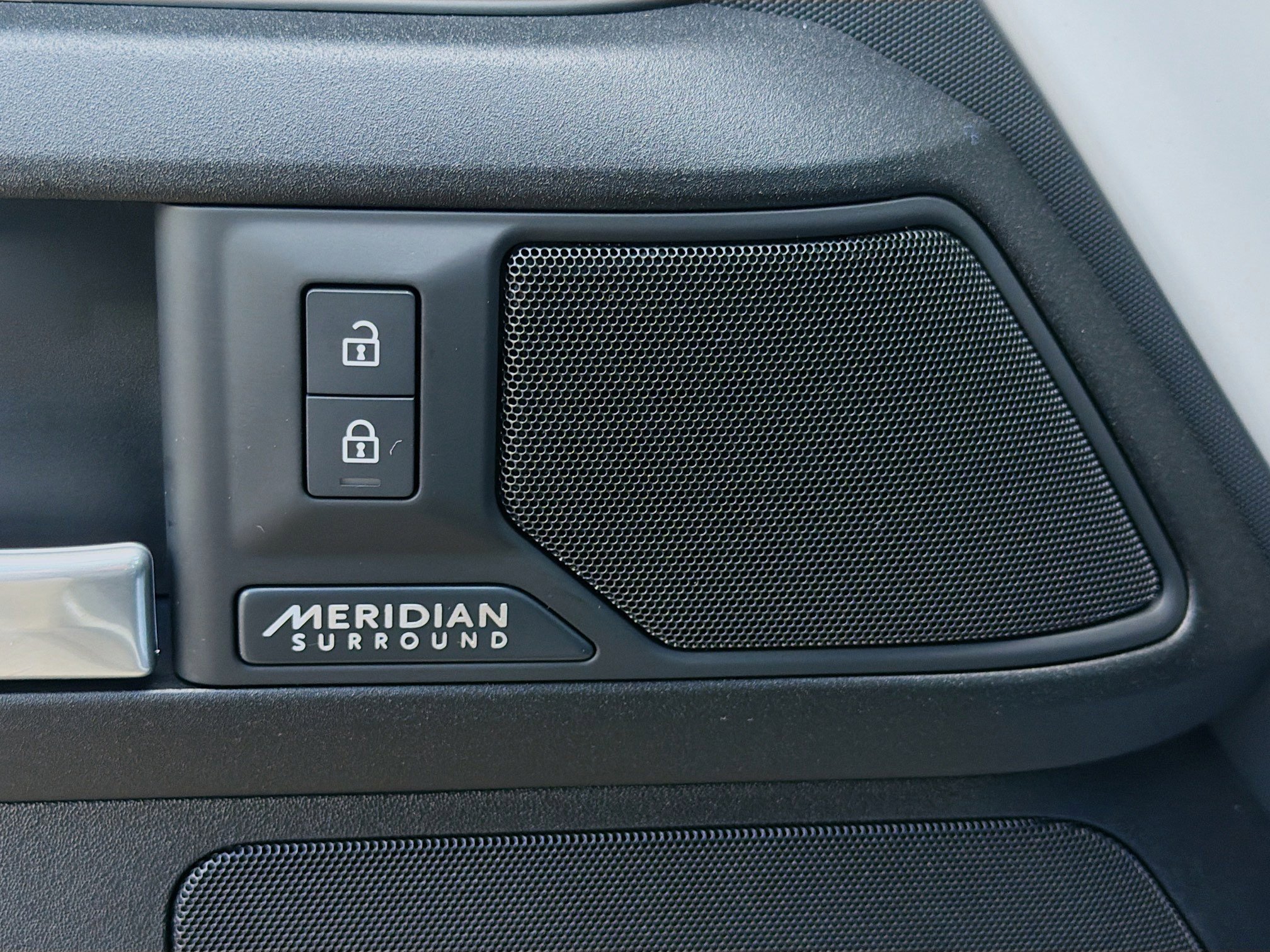 New 2026 Land Rover Defender 110 X image 24