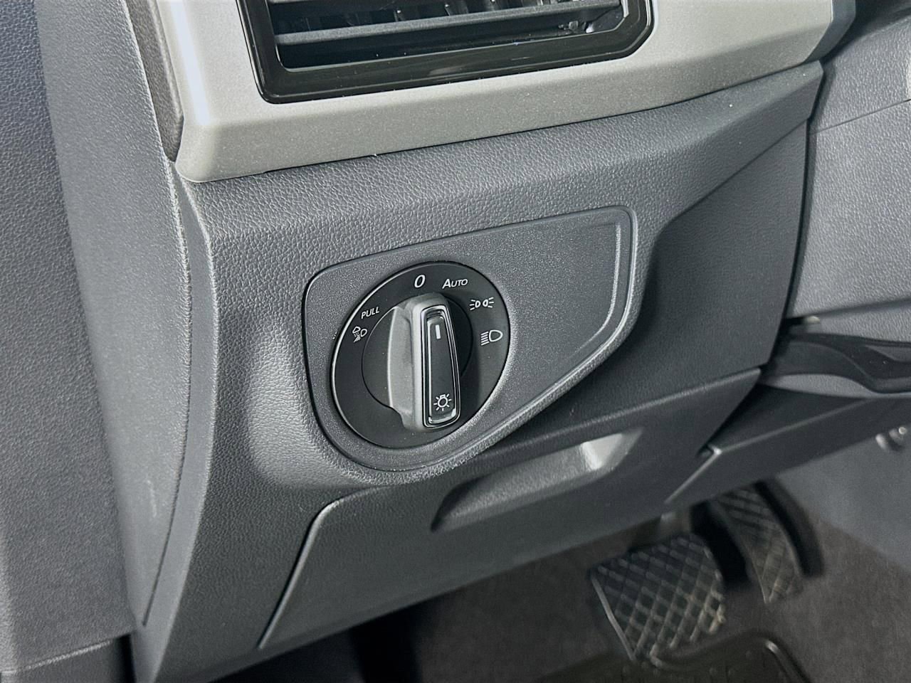 Used 2022 Volkswagen Atlas SE w/ Black Wheel Package image 27