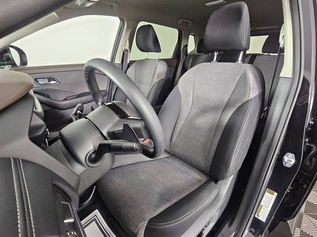 Used 2023 Nissan Rogue SV image 26