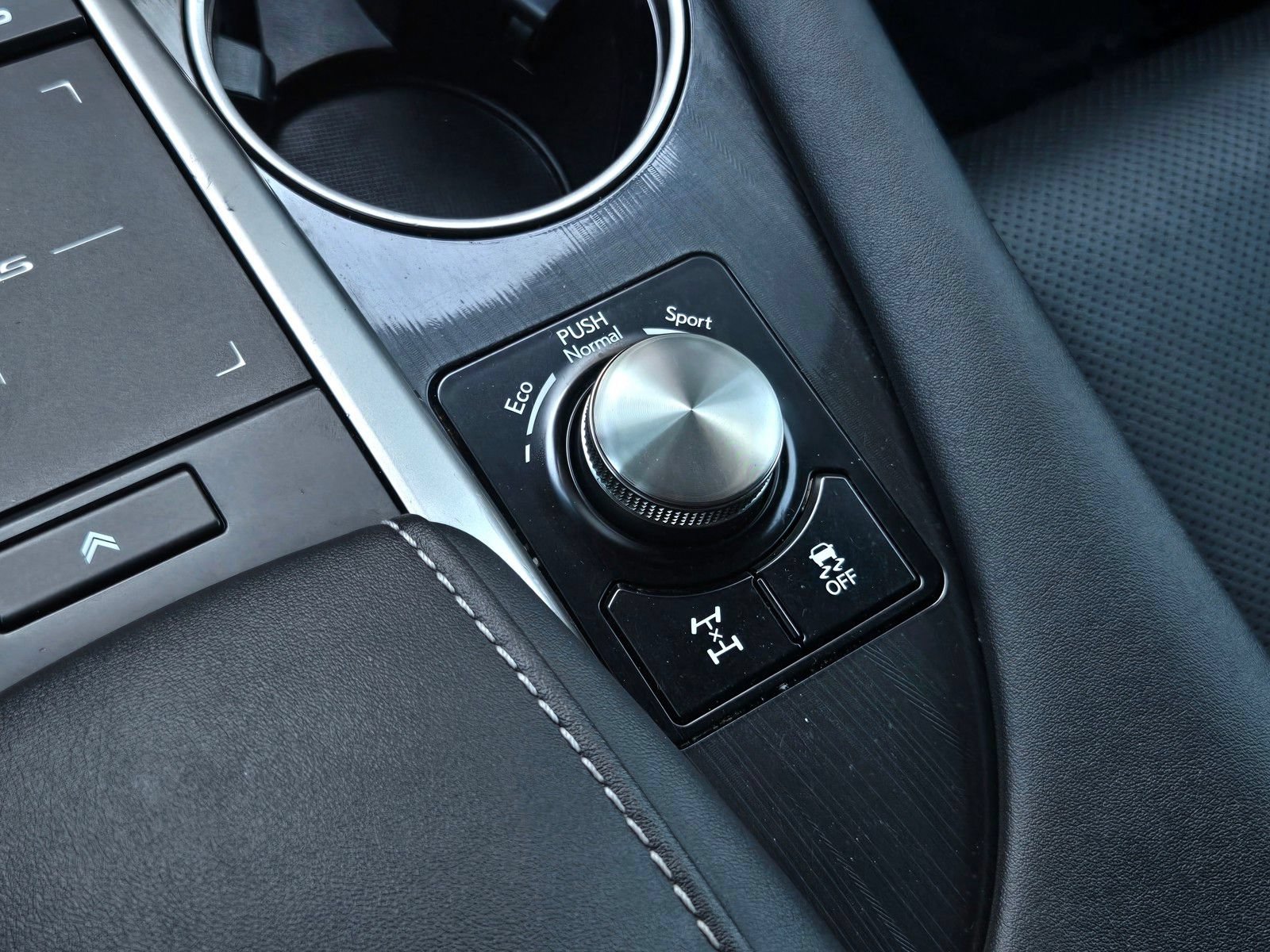 Used 2020 Lexus RX 350 AWD w/ Accessory Package image 17