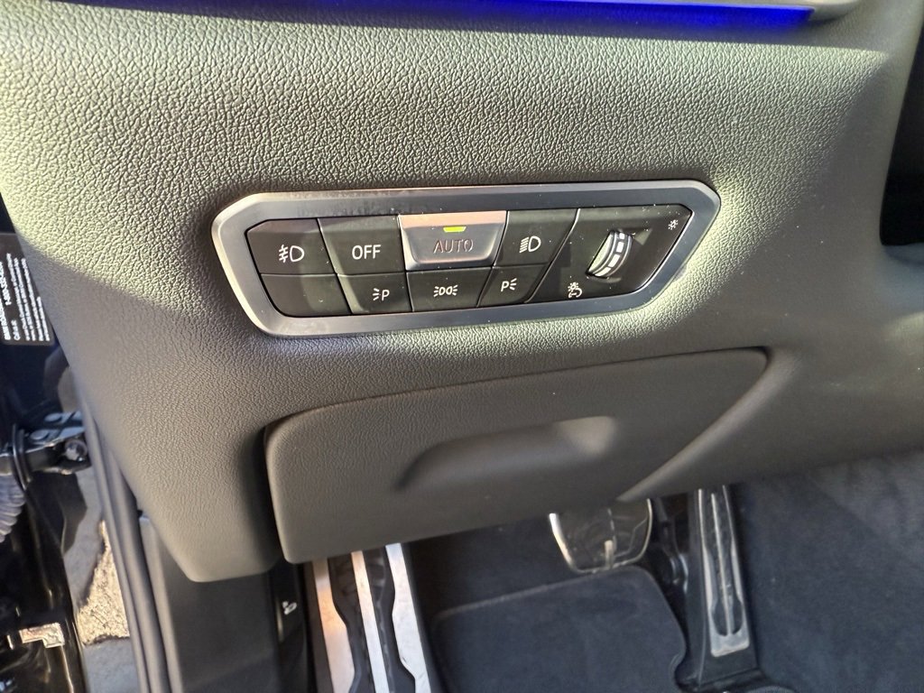 Used 2022 BMW X7 xDrive40i w/ M Sport Package image 21