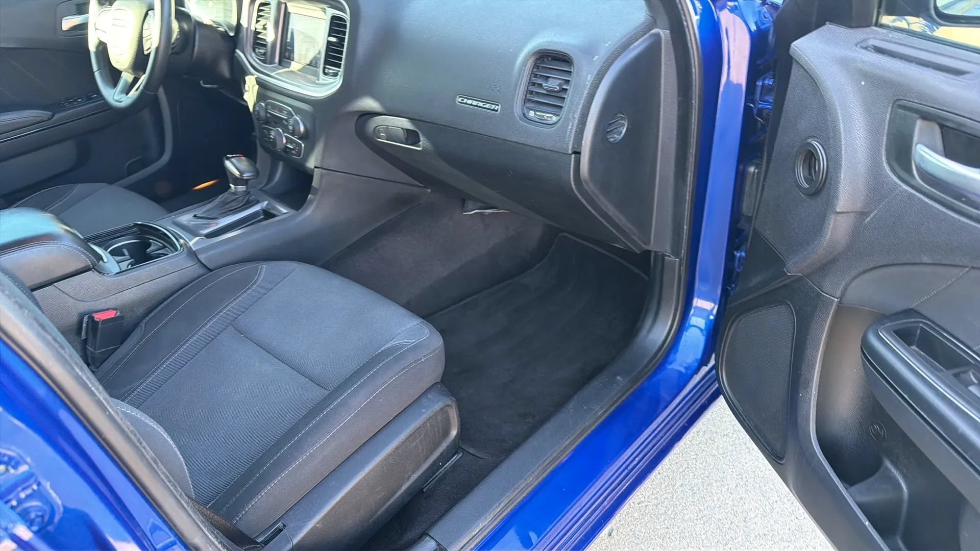 Used 2019 Dodge Charger SXT w/ Blacktop Package RWD image 62
