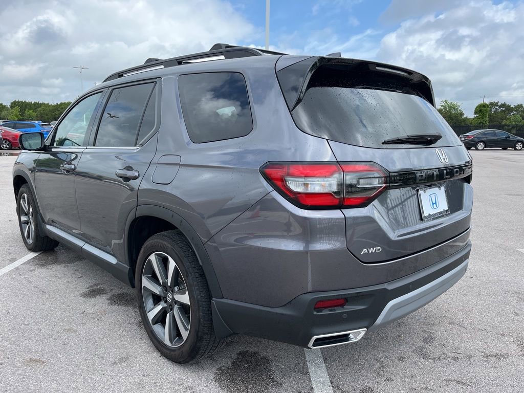 Used 2025 Honda Pilot Elite image 6