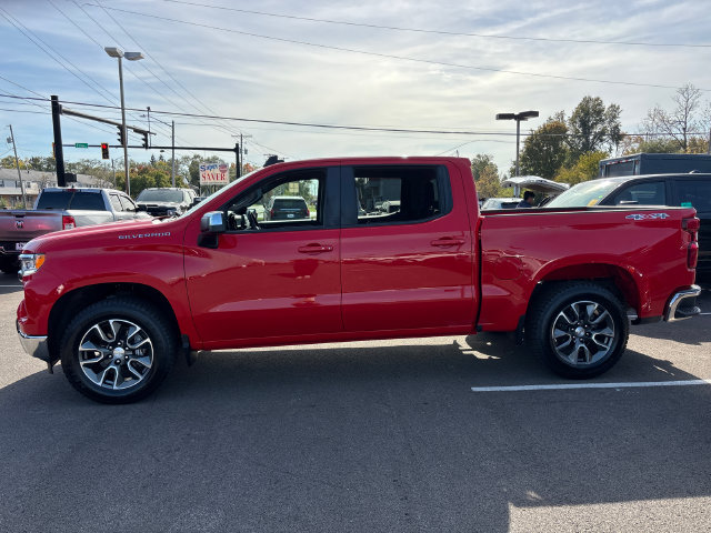 Used 2023 Chevrolet Silverado 1500 LT AWD/4WD image 4