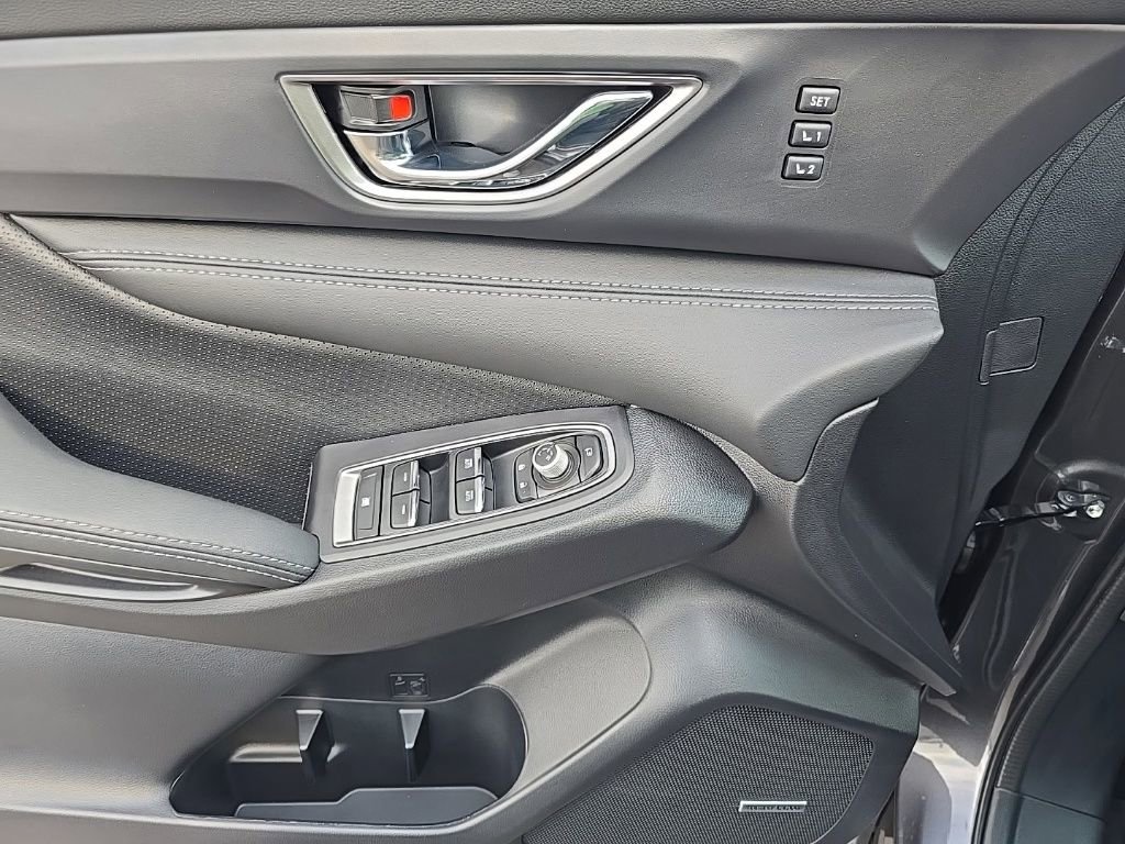 New 2025 Subaru Ascent Limited image 17