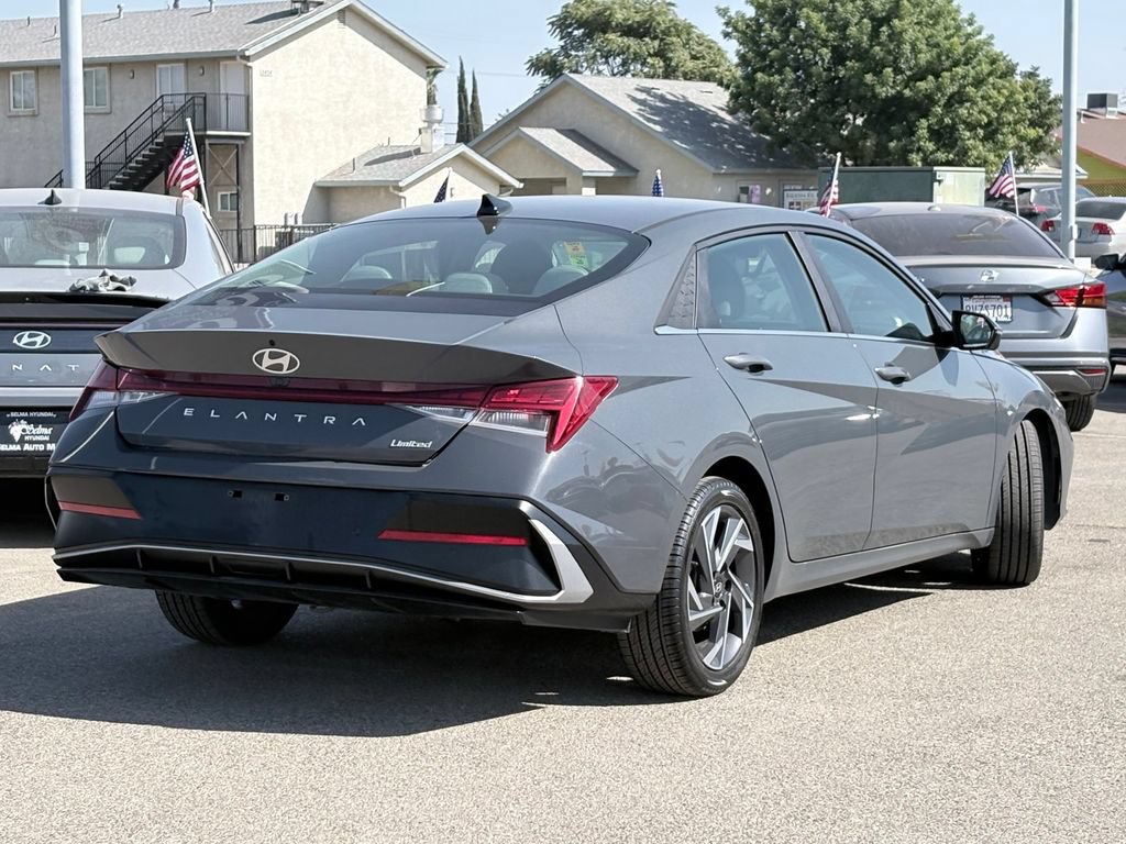 Used 2024 Hyundai Elantra Limited FWD image 5