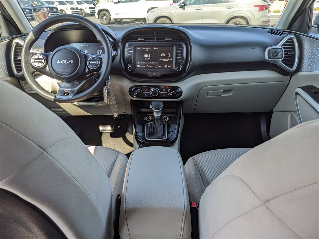 Certified 2025 Kia Soul LX image 14
