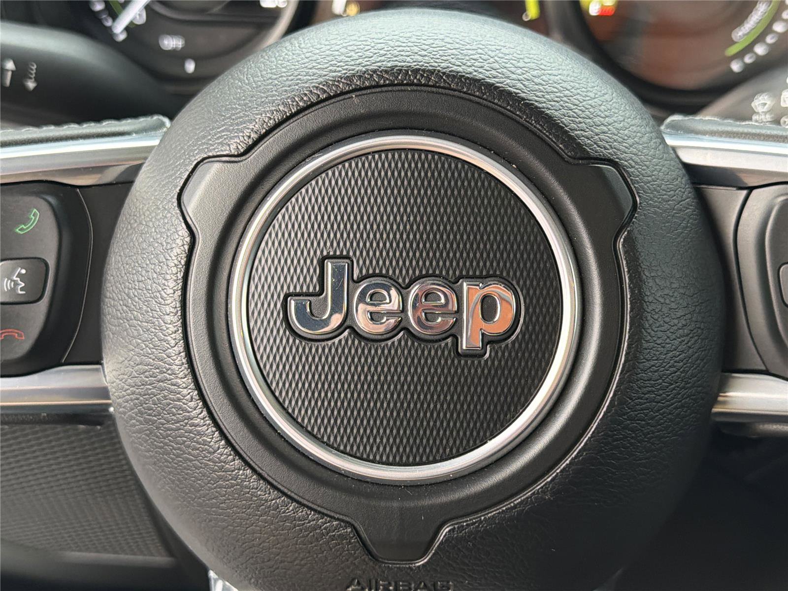 Used 2025 Jeep Wrangler Sahara image 25