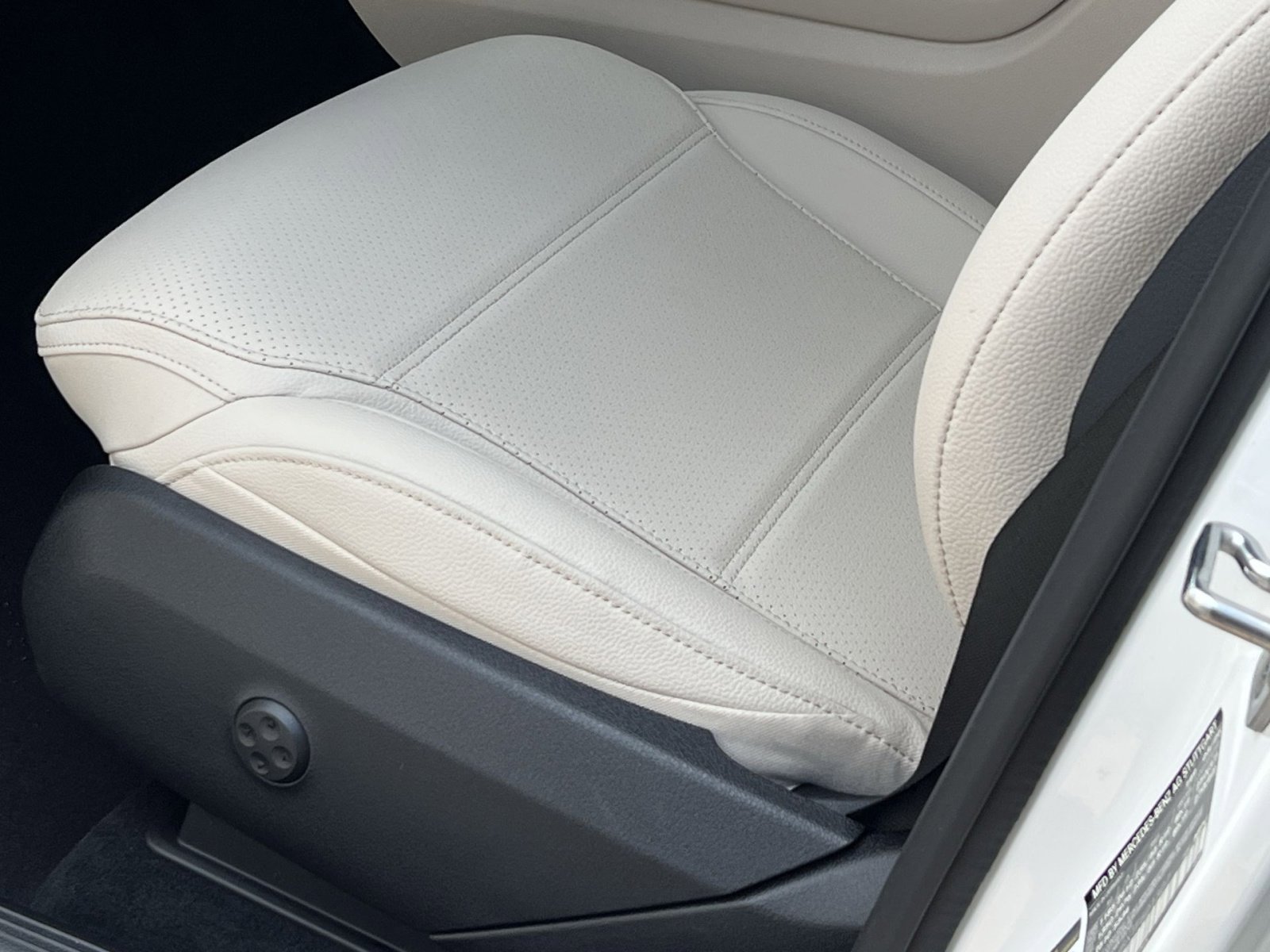 New 2026 Mercedes-Benz GLC 300 4MATIC image 19