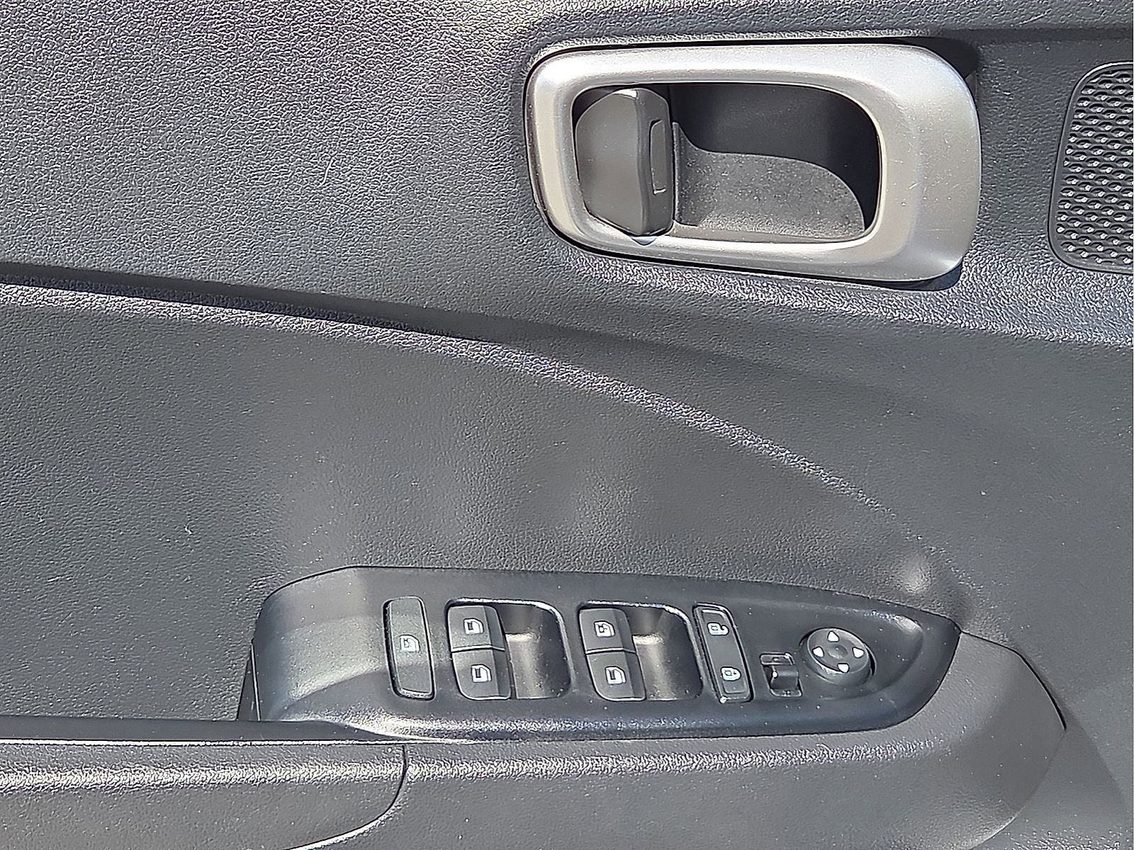 Used 2024 Hyundai Venue SEL FWD image 13