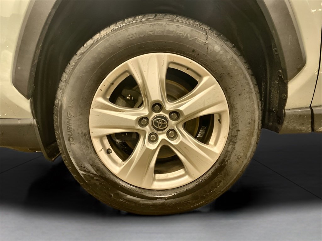 Used 2021 Toyota RAV4 XLE image 10