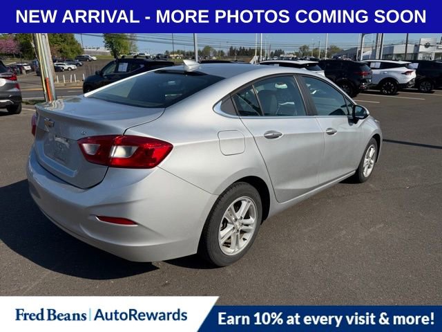 Used 2018 Chevrolet Cruze LT w/ Convenience Package FWD image 7