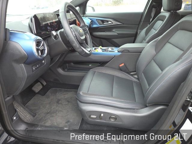 Used 2025 Chevrolet Equinox EV LT w/ Convenience Package image 9