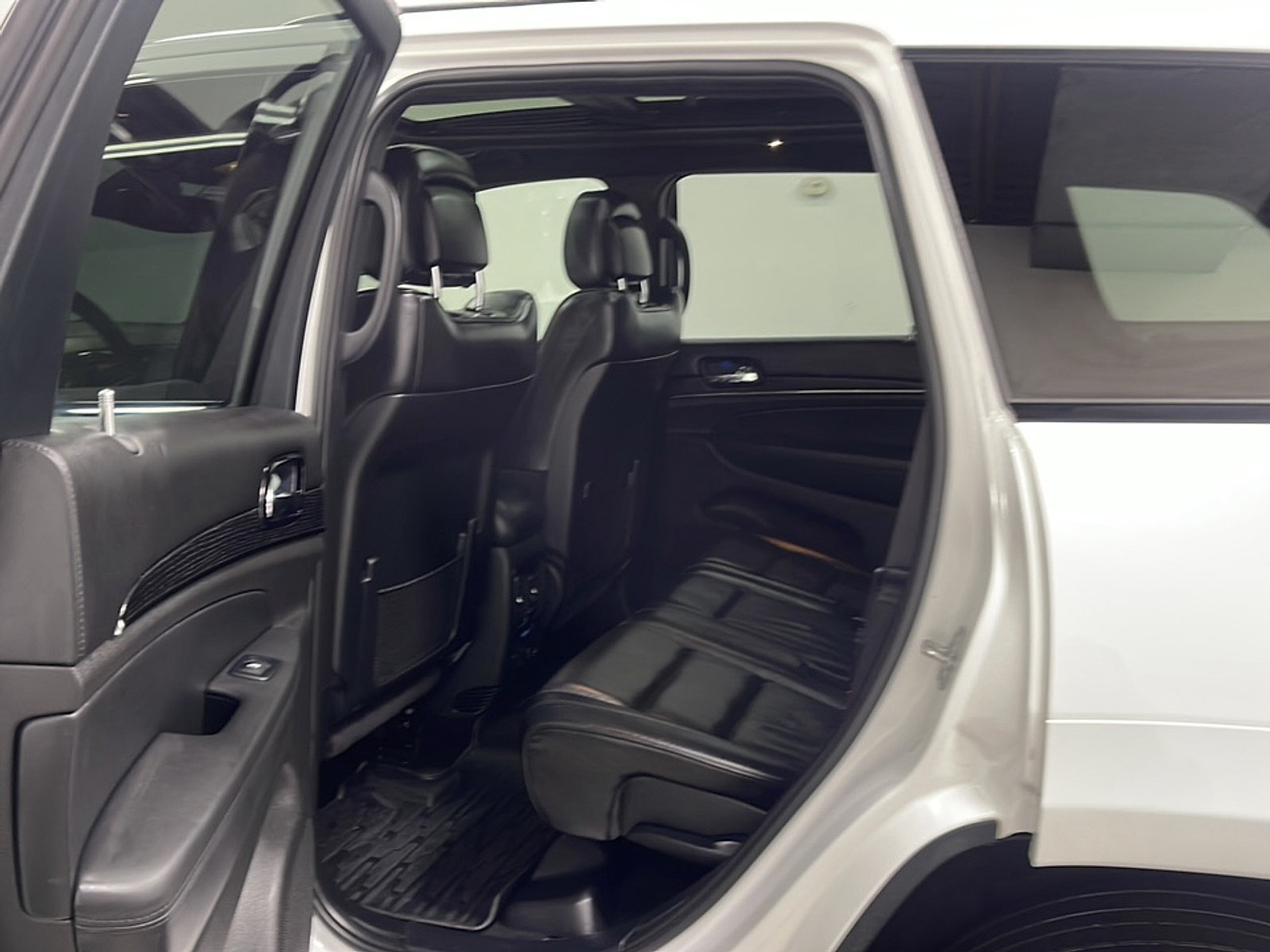 Used 2019 Jeep Grand Cherokee High Altitude AWD/4WD image 15