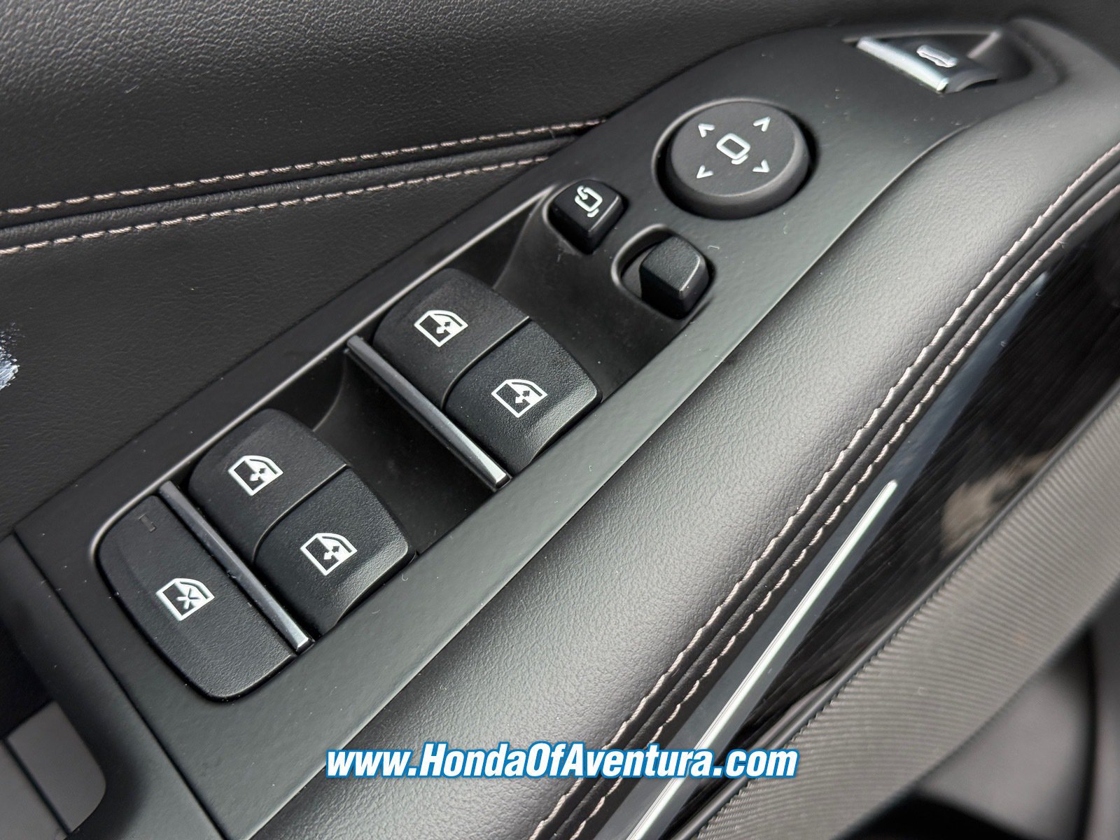 Used 2024 BMW X5 sDrive40i w/ M Sport Package RWD image 22