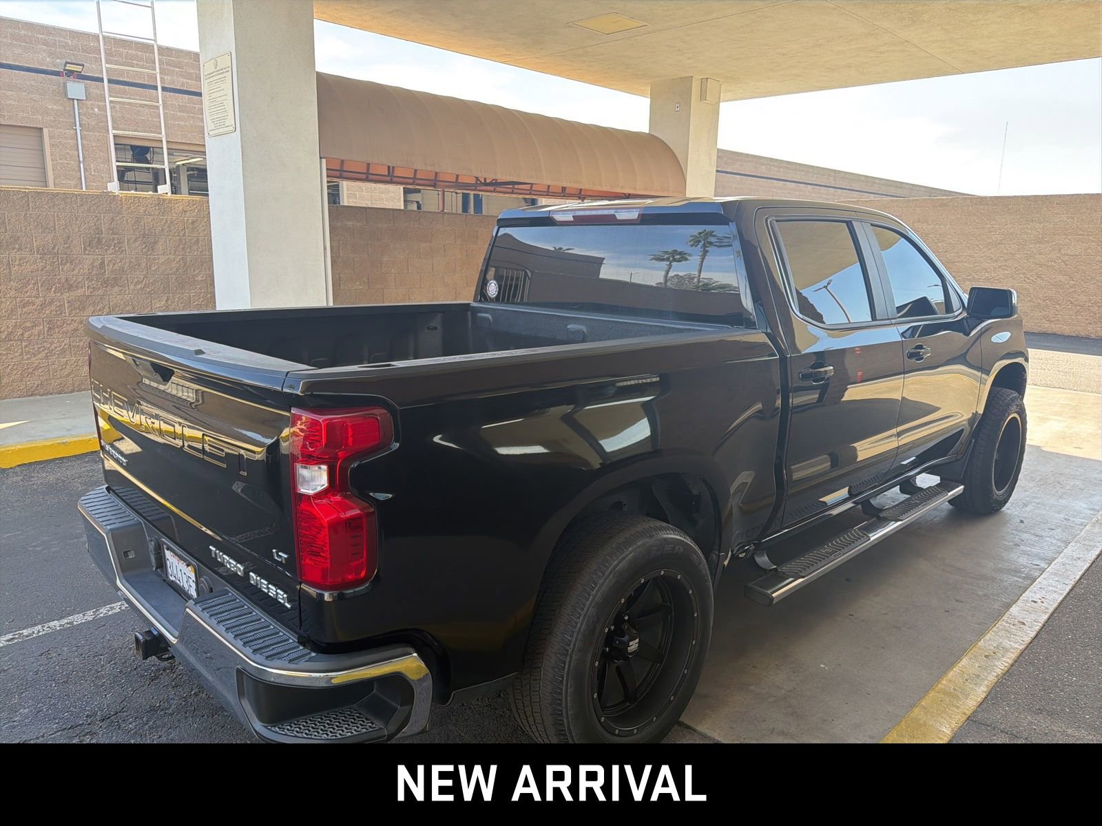 Used 2020 Chevrolet Silverado 1500 LT w/ All-Star Edition image 4