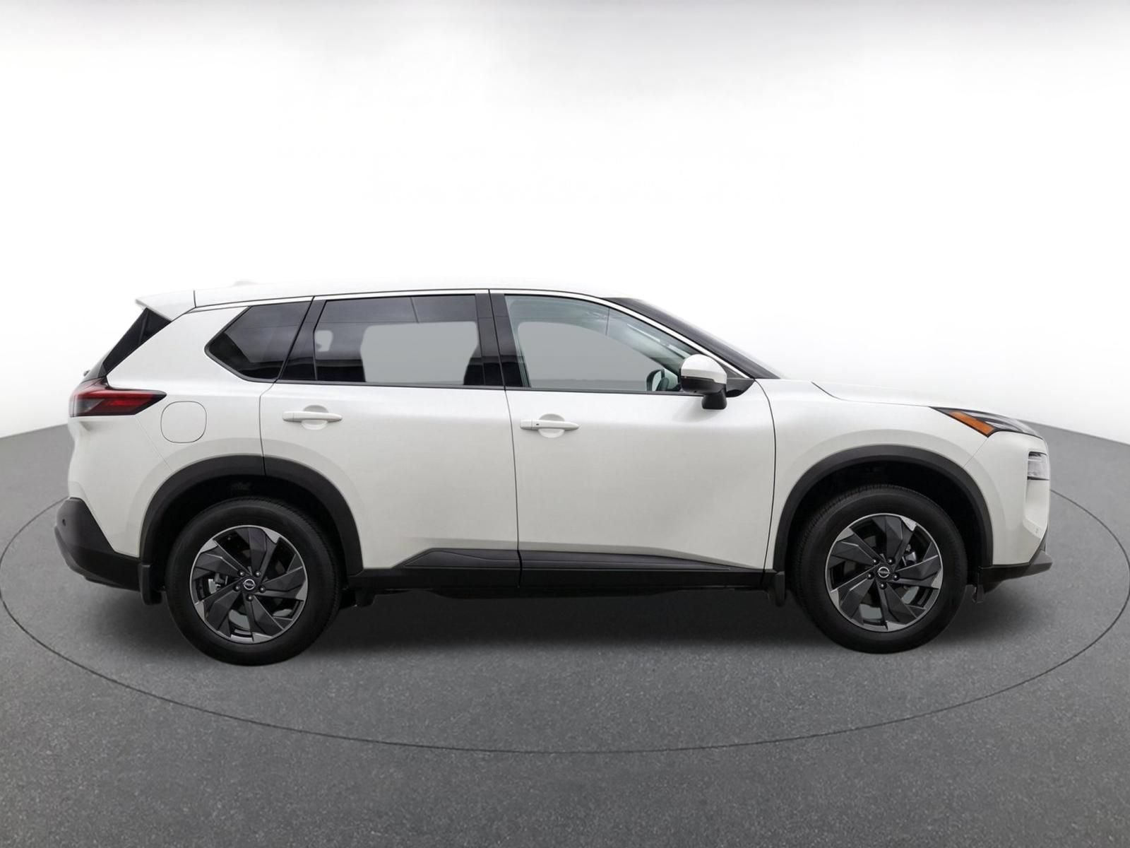 Used 2026 Nissan Rogue SV AWD/4WD image 8