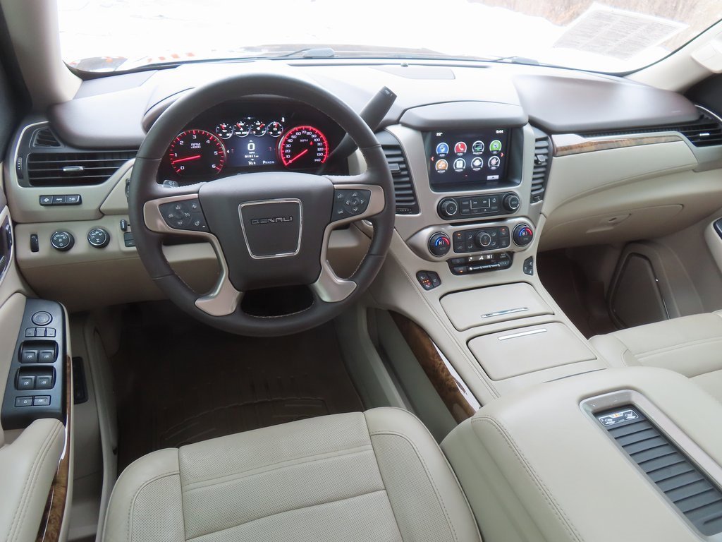 Used 2016 GMC Yukon XL Denali w/ Open Road Package image 4