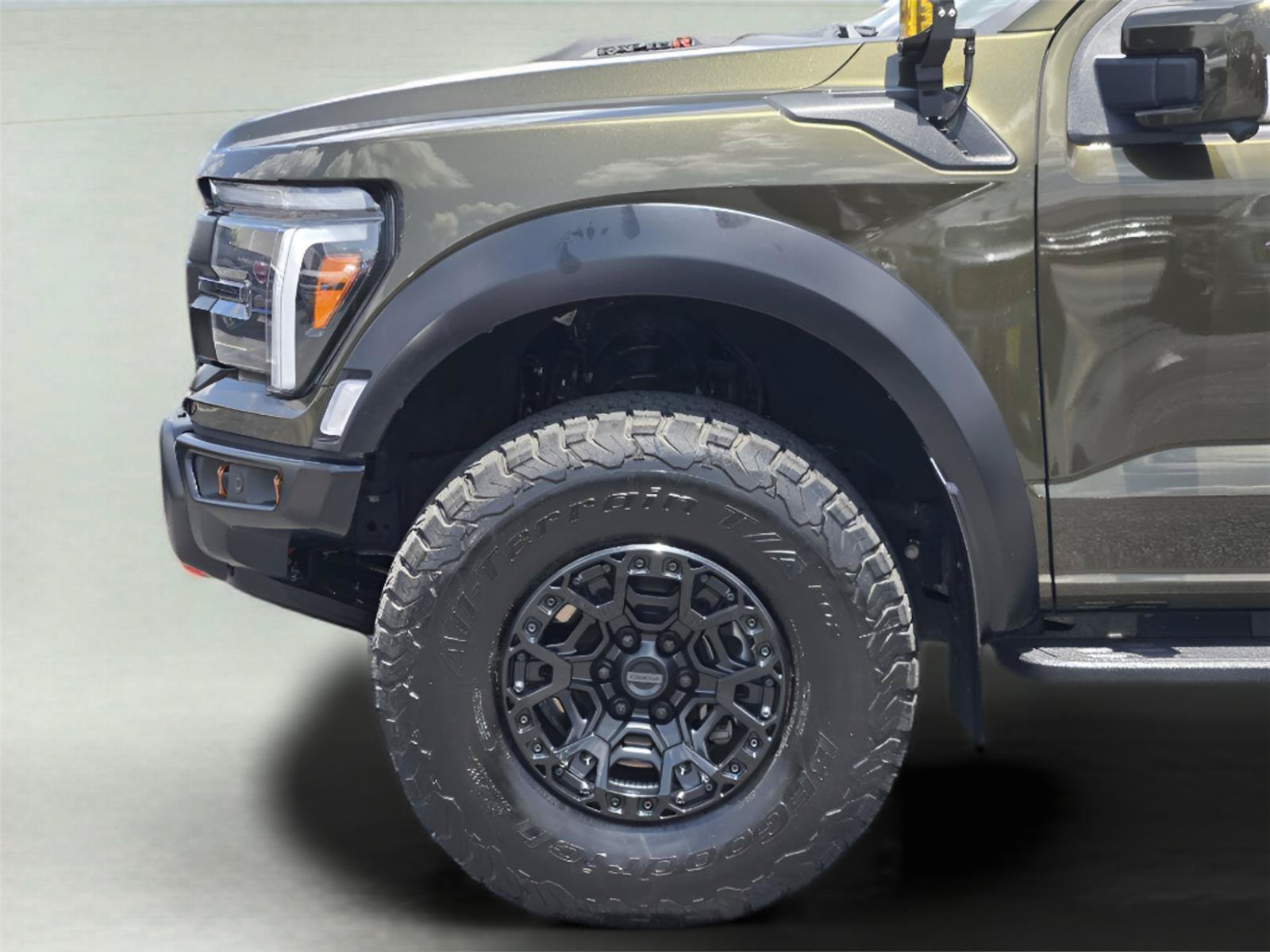 Certified 2025 Ford F150 Raptor w/ Equipment Group 803A Raptor R AWD/4WD image 9
