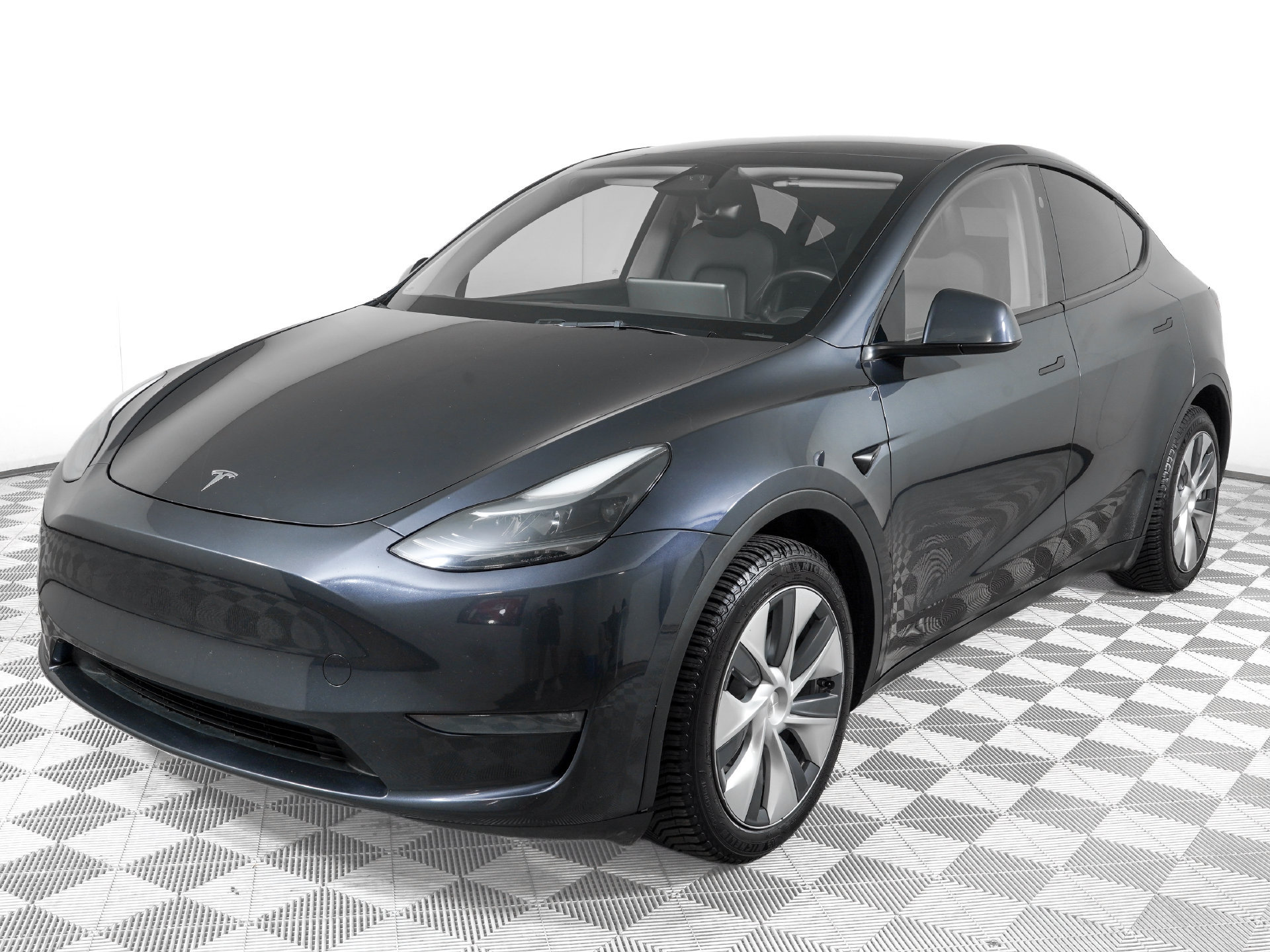 Used 2024 Tesla Model Y Long Range AWD/4WD image 8