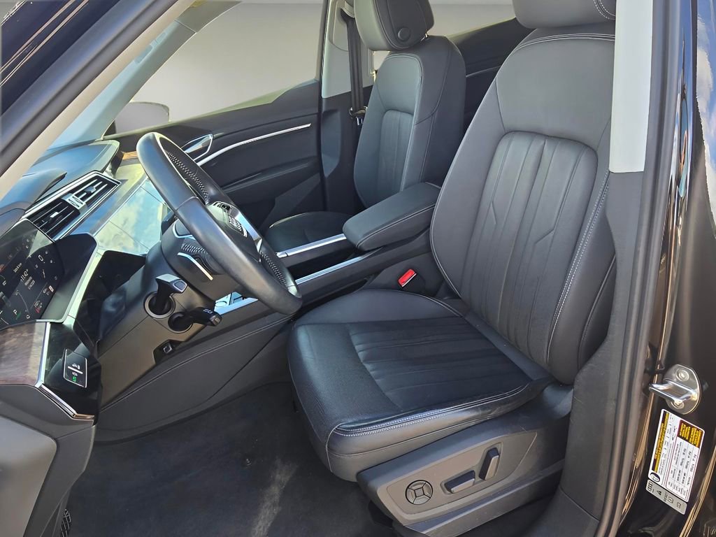 Used 2020 Audi e-tron Premium Plus image 13