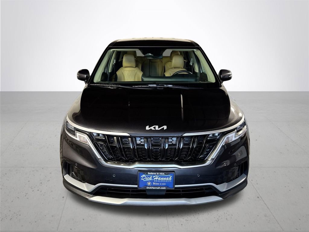 Used 2024 Kia Carnival EX image 3
