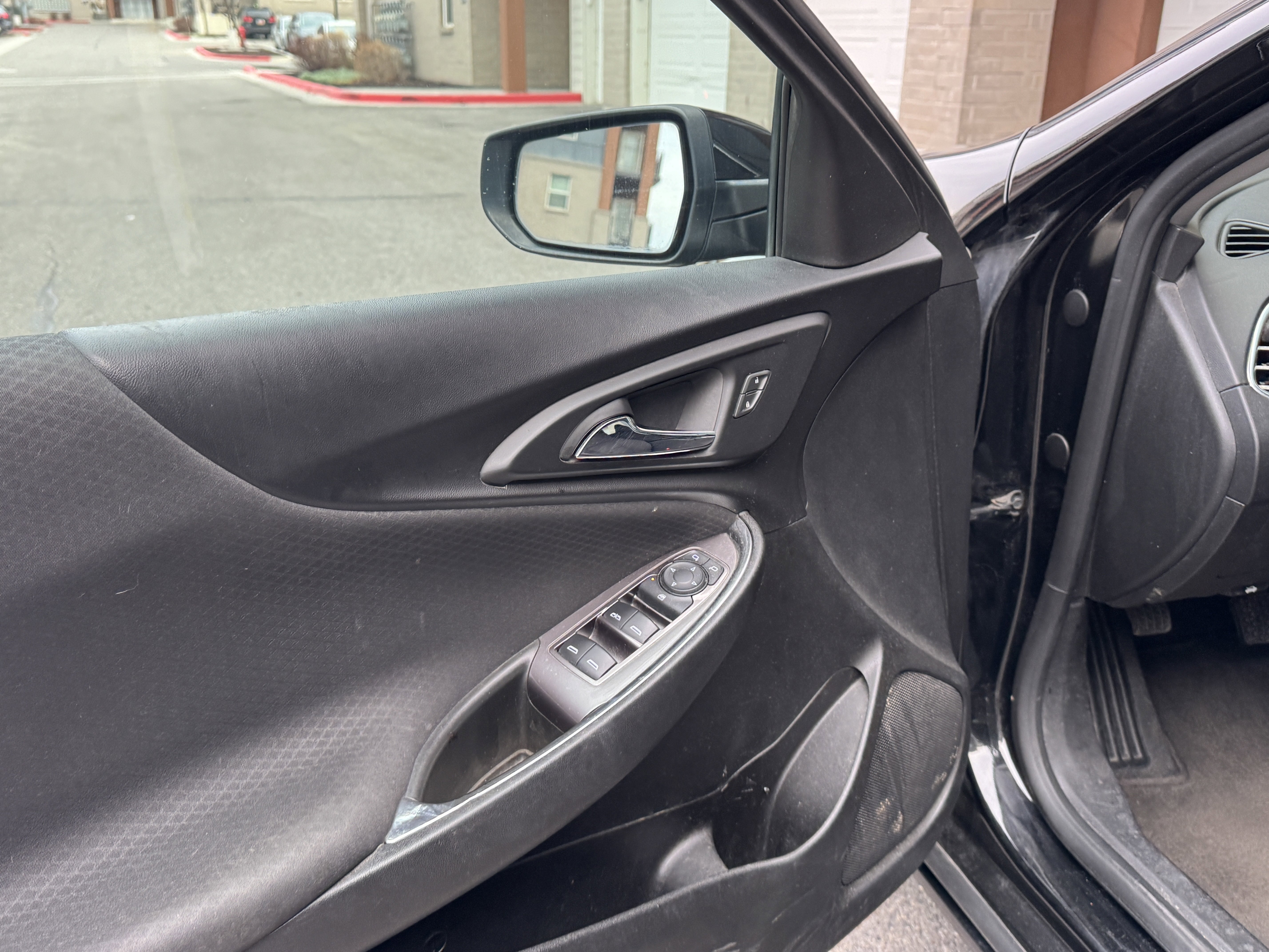 Used 2018 Chevrolet Malibu LT FWD image 15