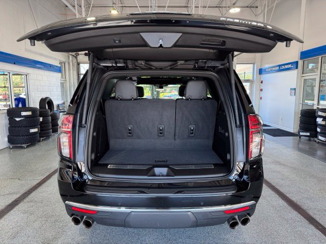 Used 2022 Chevrolet Tahoe Premier AWD/4WD image 11