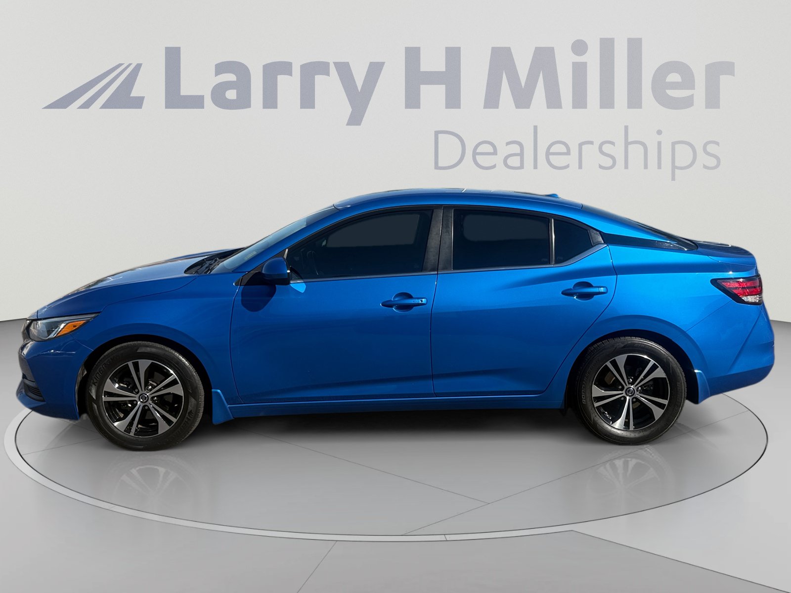 Used 2021 Nissan Sentra SV FWD image 2