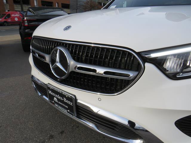 Used 2025 Mercedes-Benz GLC 300 4MATIC image 24