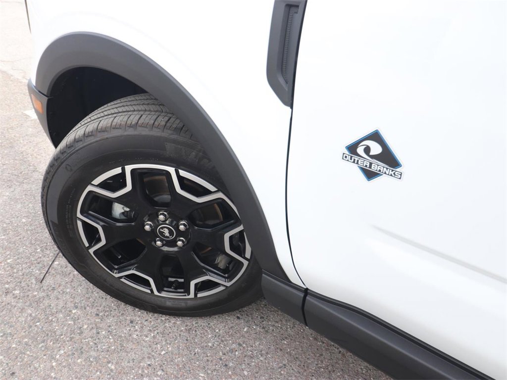 Used 2025 Ford Bronco Sport Outer Banks image 3