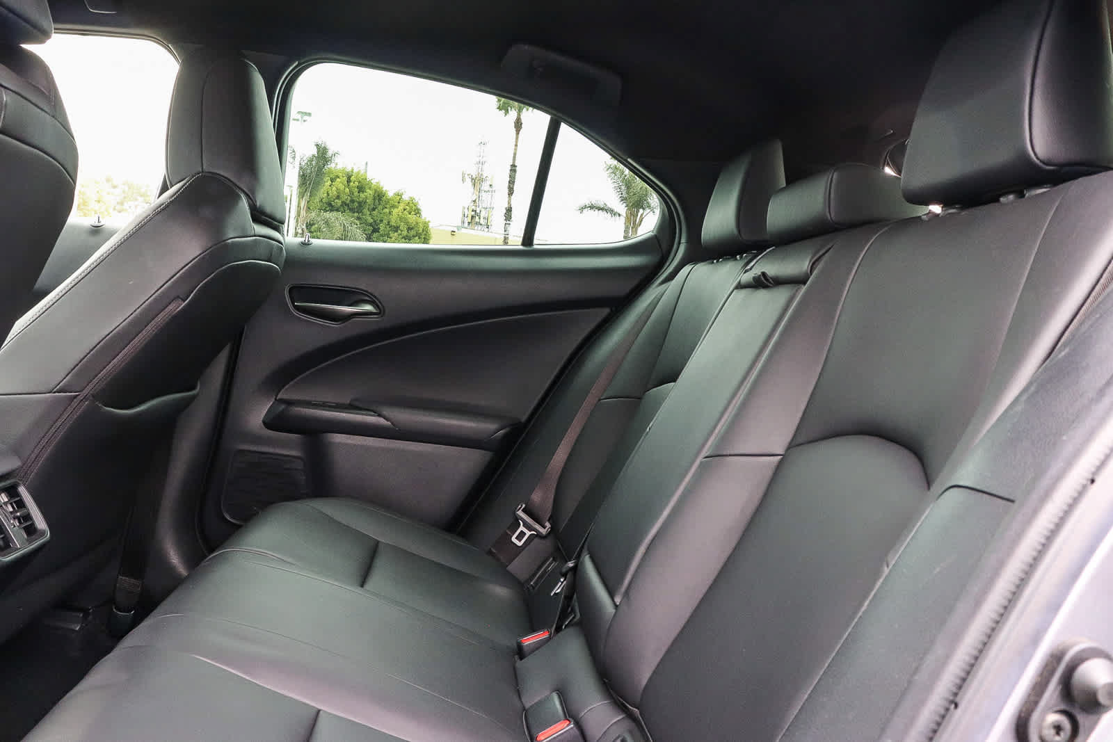 Used 2020 Lexus UX 250h w/ Premium Package AWD/4WD image 18