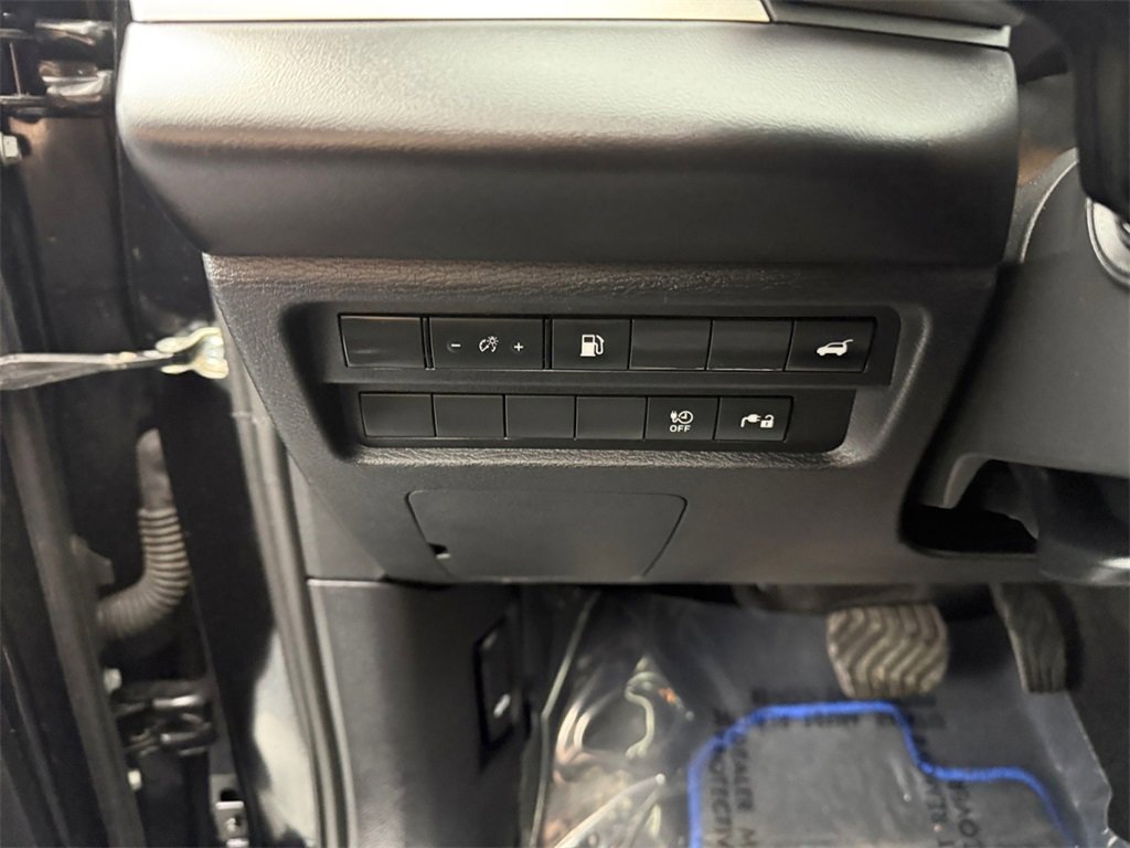 Used 2025 Mitsubishi Outlander SE image 29