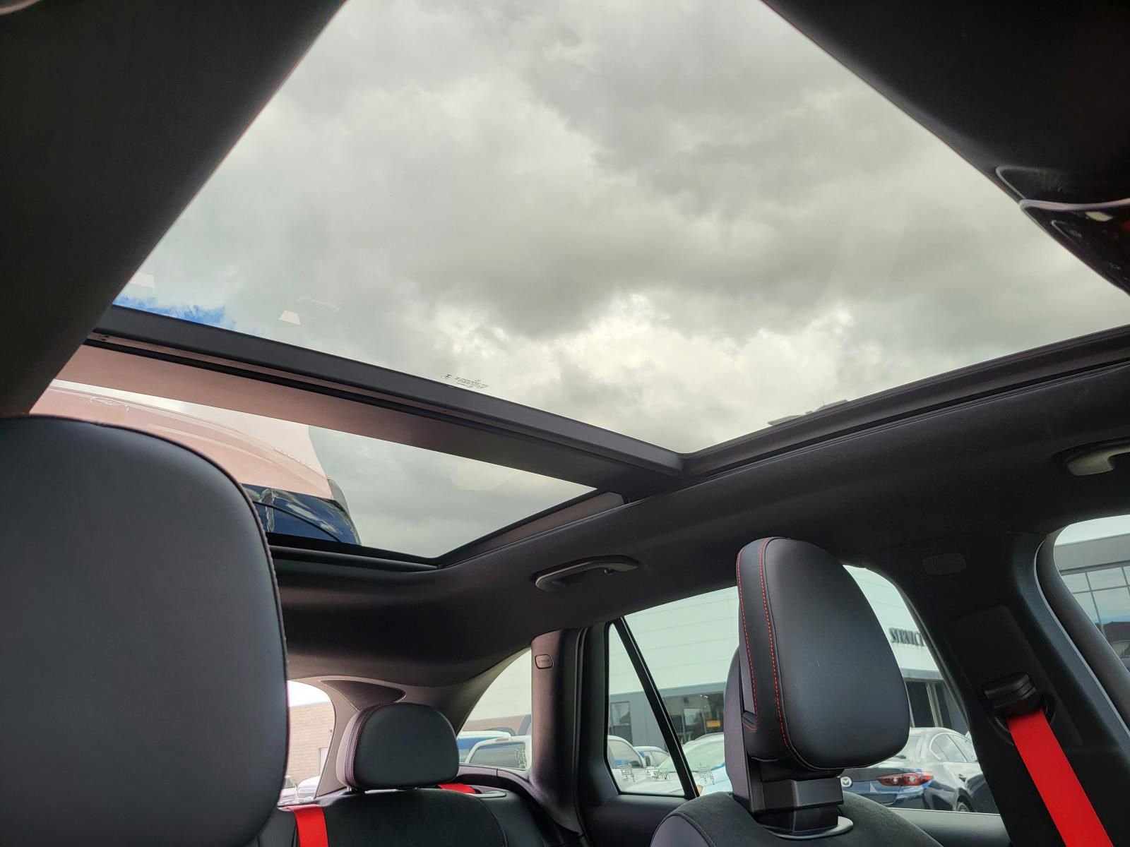 Used 2024 Mercedes-Benz GLC 43 AMG 4MATIC image 12