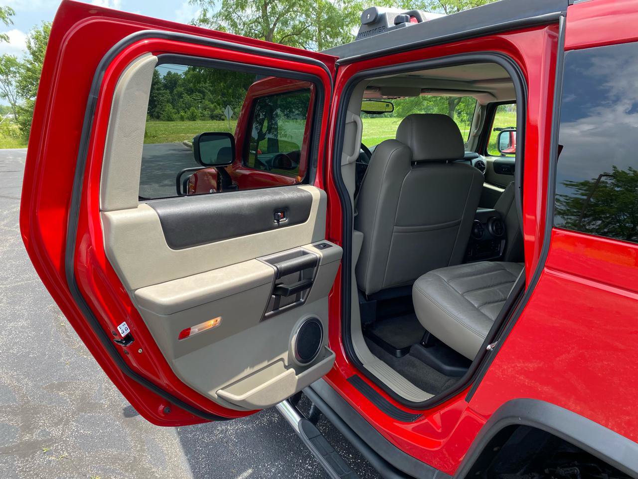 Used 2004 HUMMER H2 AWD/4WD image 25