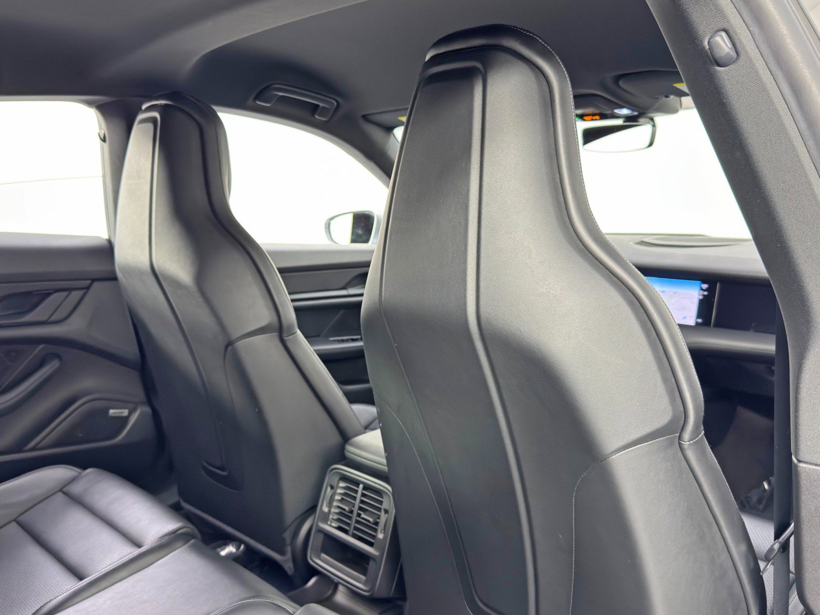 Used 2021 Porsche Taycan image 35