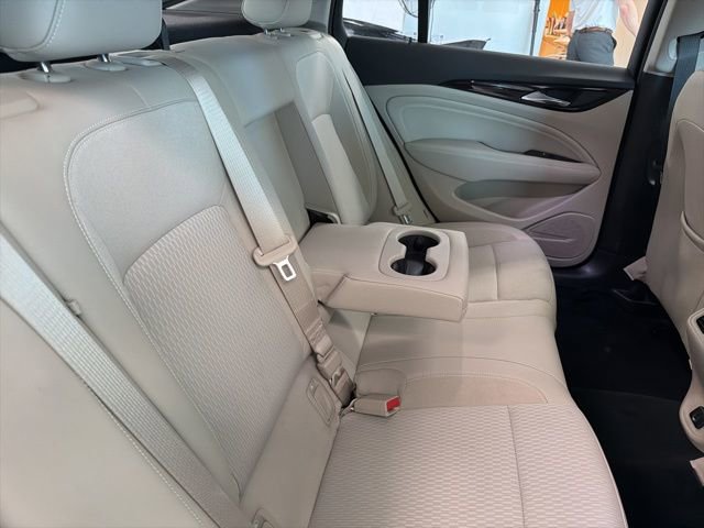 Used 2018 Buick Regal Preferred image 28