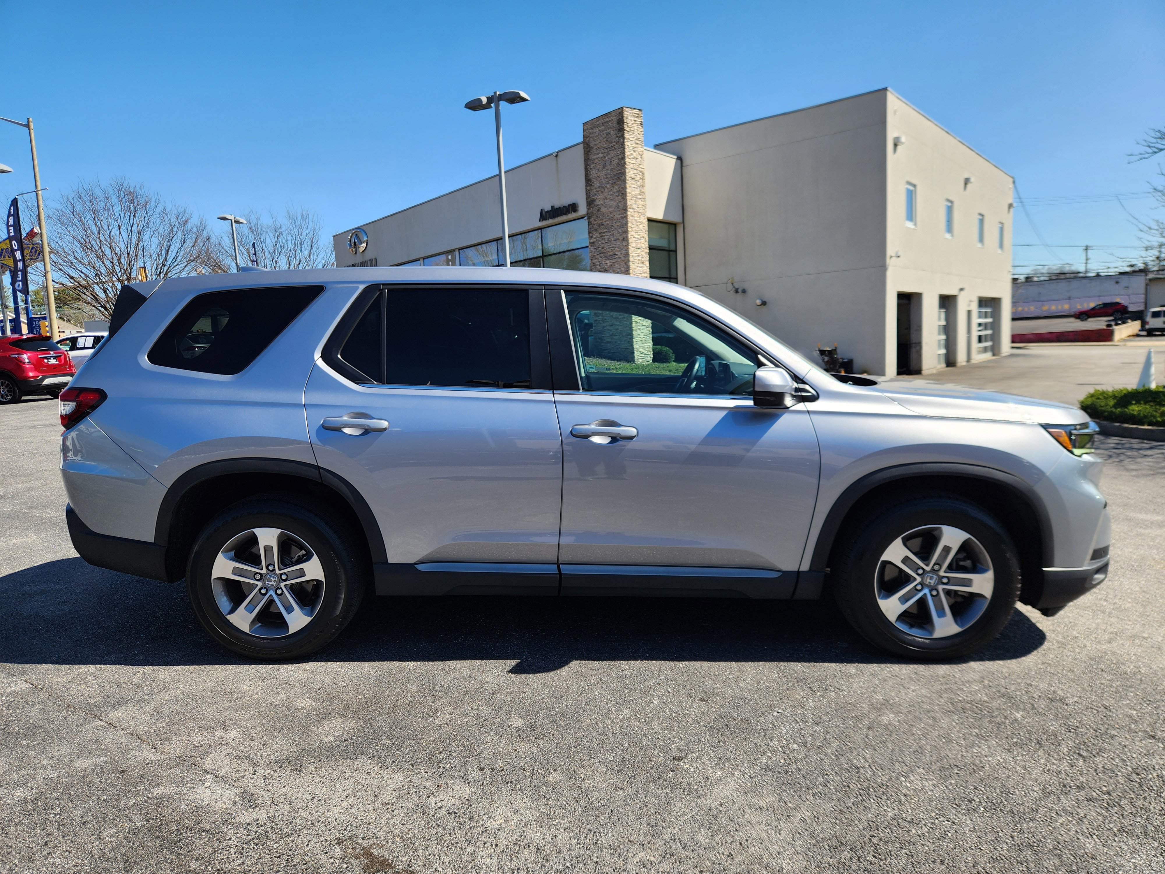 Used 2023 Honda Pilot EX-L image 6