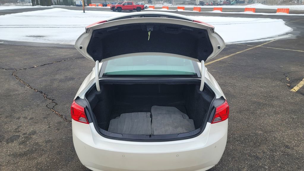 Used 2014 Chevrolet Impala LT w/ Convenience Package image 11