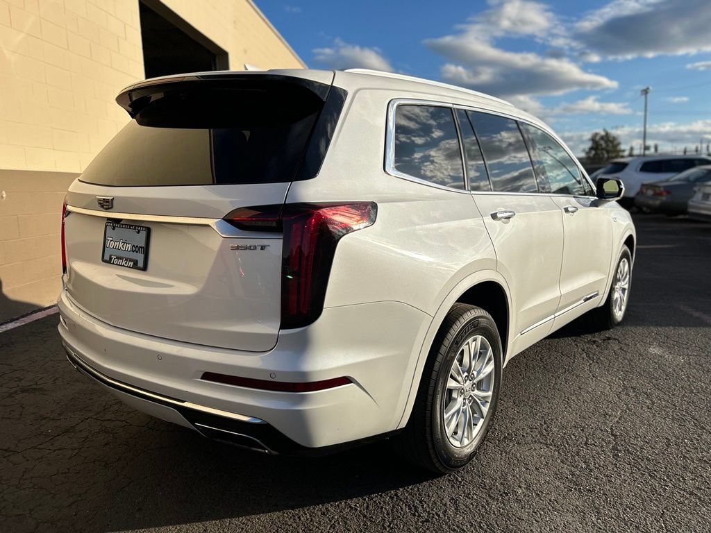 Used 2024 Cadillac XT6 Luxury w/ LPO, Floor Liner Package AWD/4WD image 5