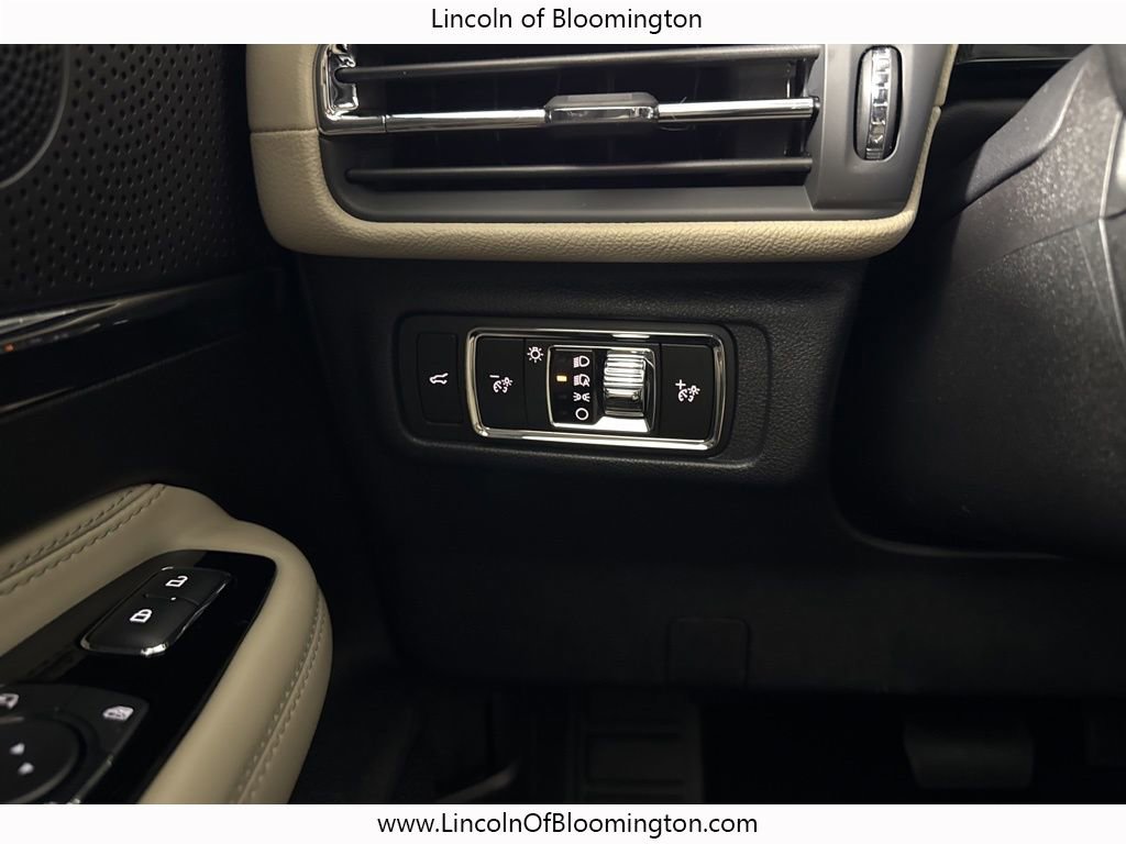 New 2026 Lincoln Corsair Premiere image 36