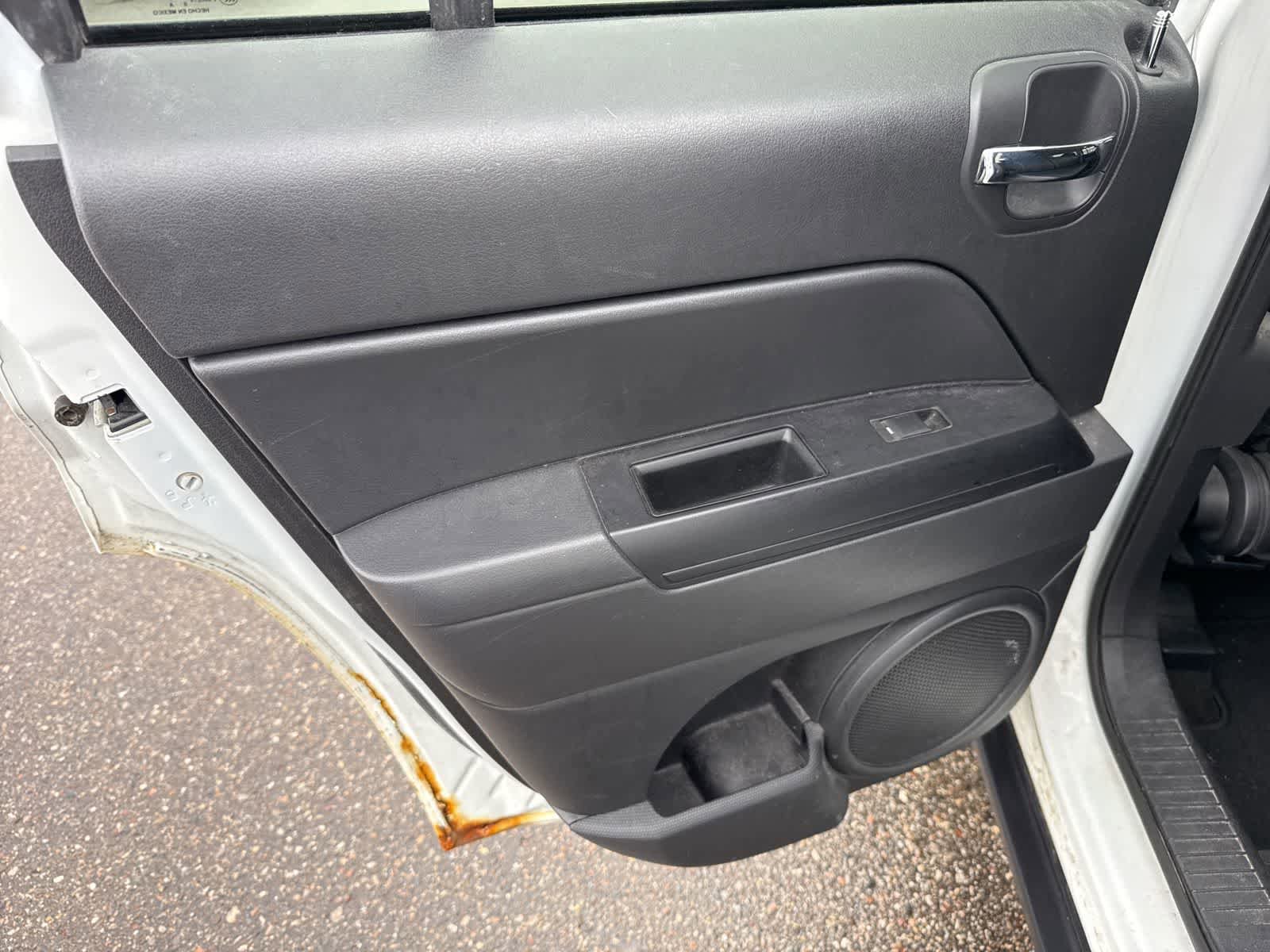 Used 2016 Jeep Patriot High Altitude image 17