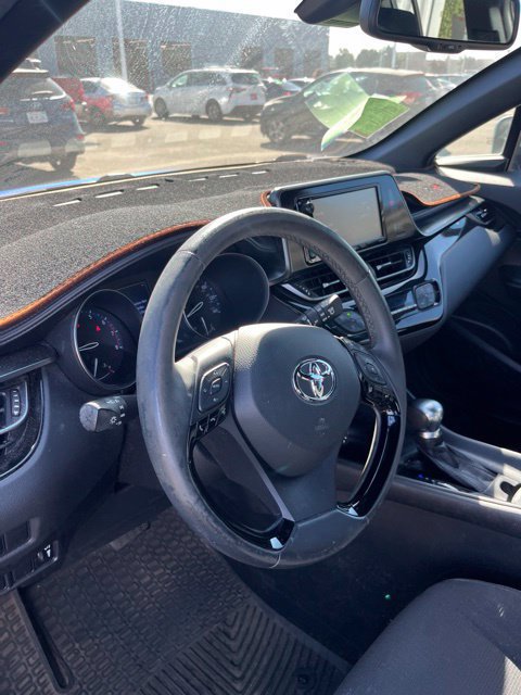 Used 2018 Toyota C-HR XLE FWD image 6