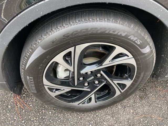 Used 2025 Lincoln Nautilus Premier w/ Equipment Group 102A image 11