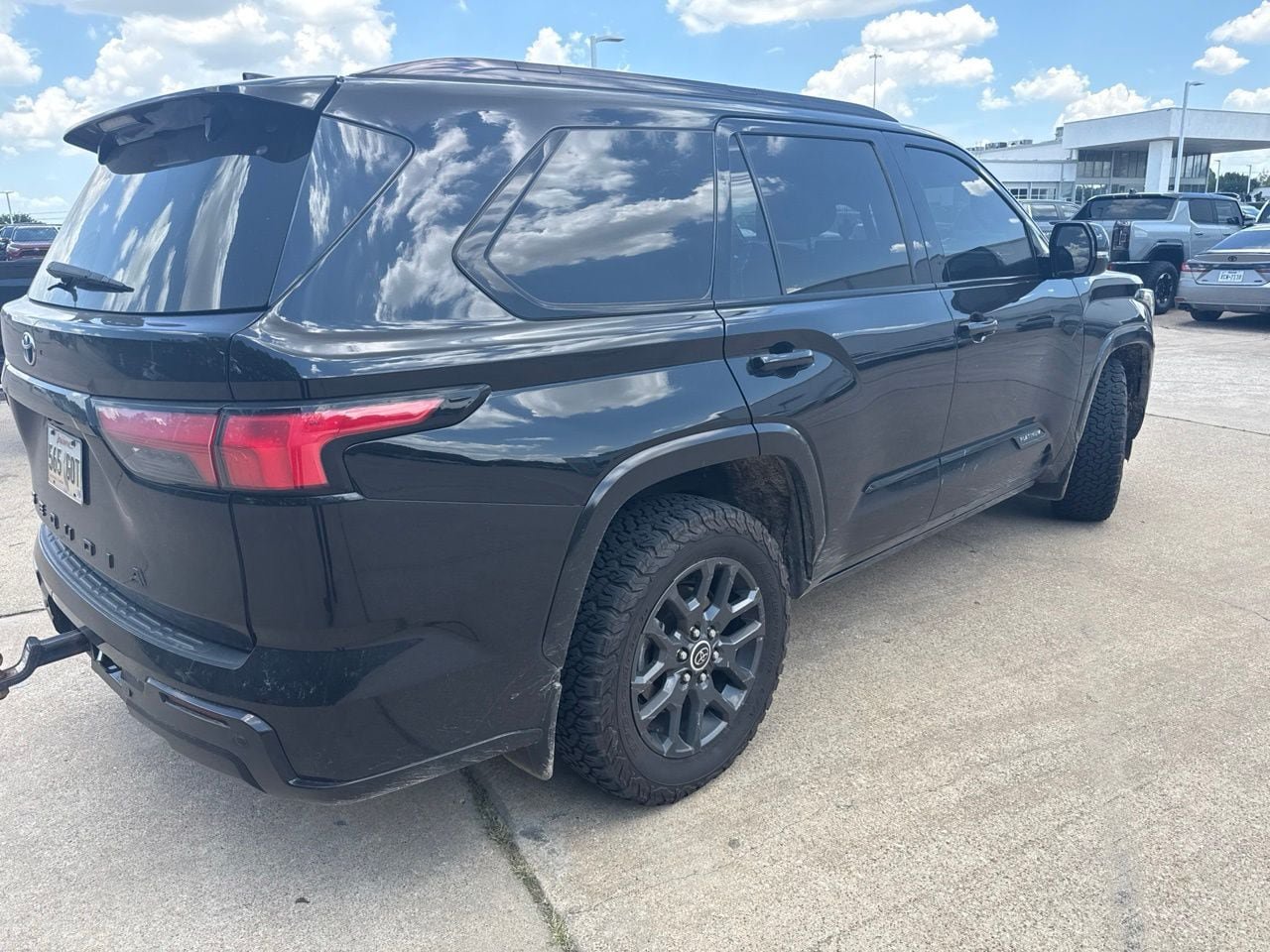 Used 2023 Toyota Sequoia Platinum AWD/4WD image 4