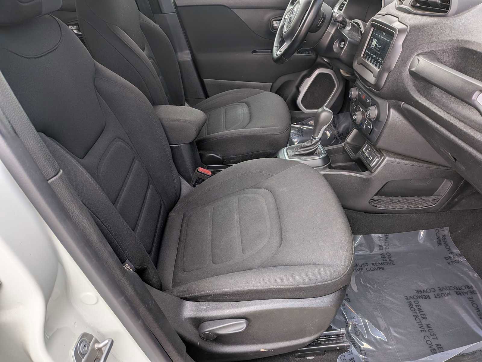 Used 2018 Jeep Renegade Latitude image 19