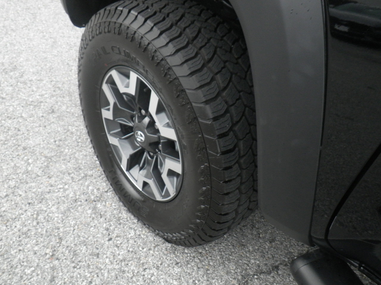 Used 2023 Toyota Tacoma TRD Off-Road image 13