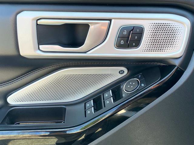 Certified 2022 Ford Explorer Platinum w/ Equipment Group 601A image 22